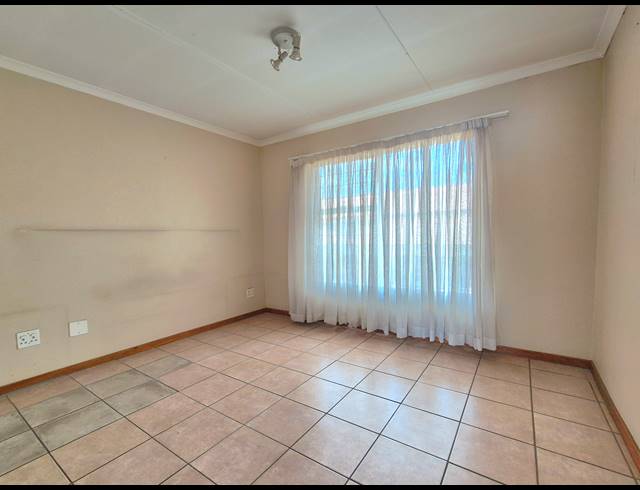 2 BEDROOM APARTMENT FOR SALE IN VAN DYK PARK